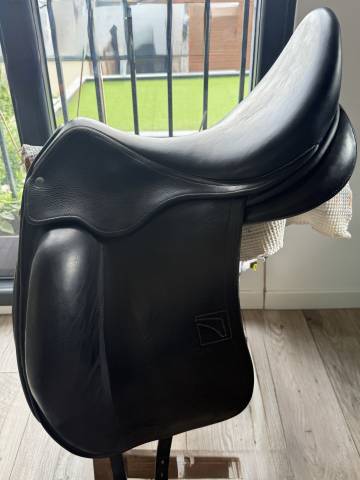 Selle childeric dressage 17.5