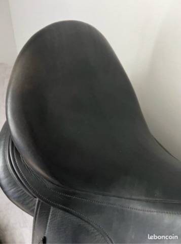 Selle dressage Meyer 17 noir