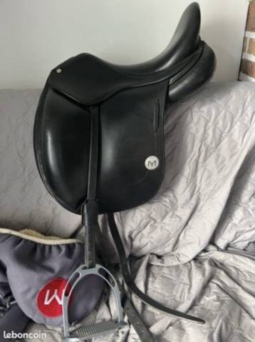 Selle dressage Meyer 17 noir