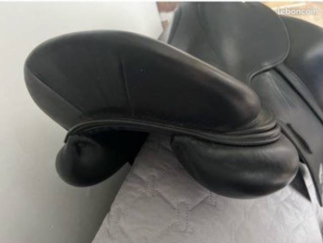 Selle dressage Meyer 17 noir