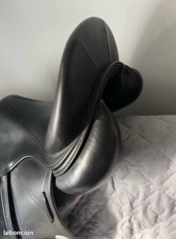 Selle dressage Meyer 17 noir