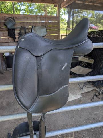 Selle Wintec dressage pro cair 17 pouces