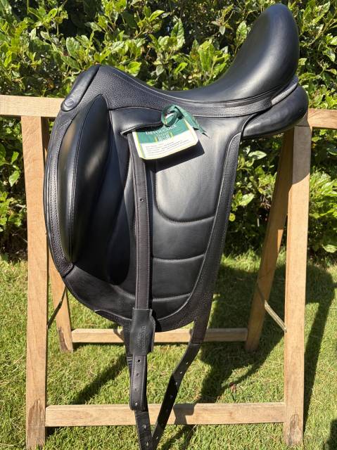 Selle de dressage Malika harmonie S Devoucoux 