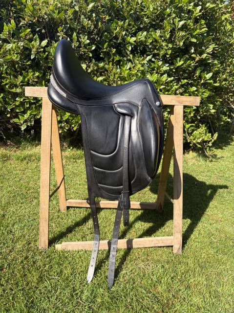 Selle de dressage Malika harmonie S Devoucoux 
