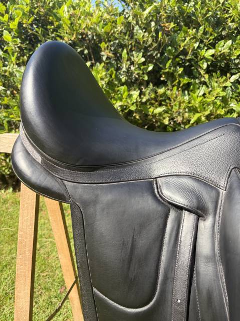 Selle de dressage Malika harmonie S Devoucoux 