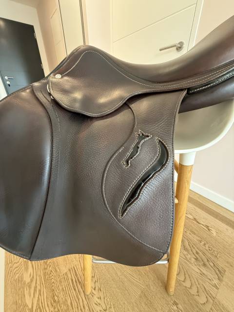 Selle ANTARES mod&egrave;le contact 17 pouces 