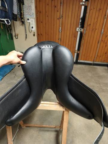 Selle de dressage 