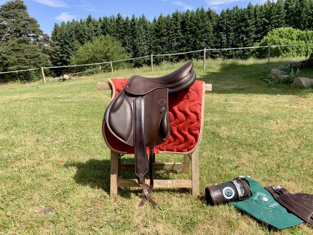 Vends selle Forestier boeckelo 2025. 17,5P, &eacute;tat neuf.