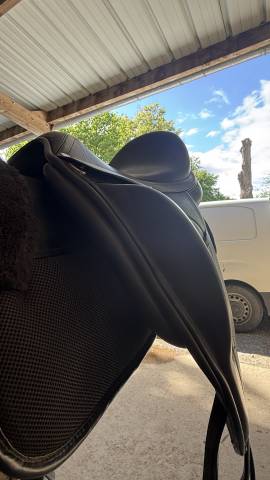 Selle de dressage Antar&egrave;s avec cuir Alta&Iuml;r