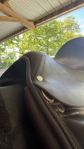 Selle de dressage Antar&egrave;s avec cuir Alta&Iuml;r