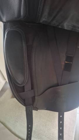 Selle dressage Bates Cair noire 18" Tr&egrave;s bon &eacute;tat 