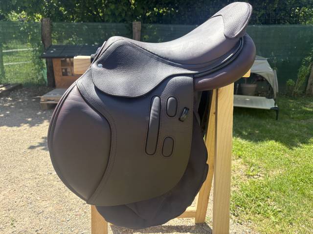 Selle  GBS de taille 17,5