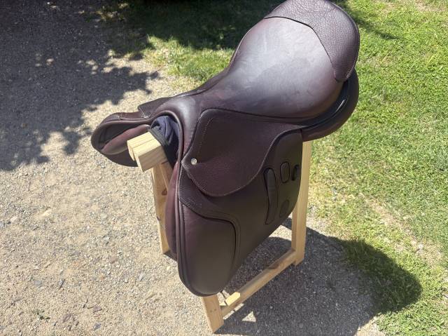 Selle  GBS de taille 17,5