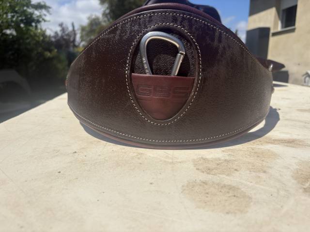 Selle  GBS de taille 17,5