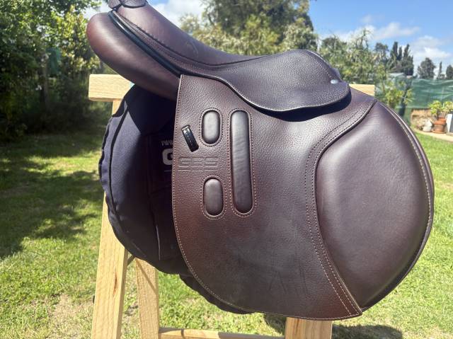 Selle  GBS de taille 17,5