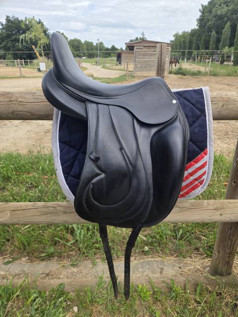 Selle Antares de dressage