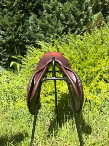 &Agrave; vendre : Selle CWD 18 pouces
