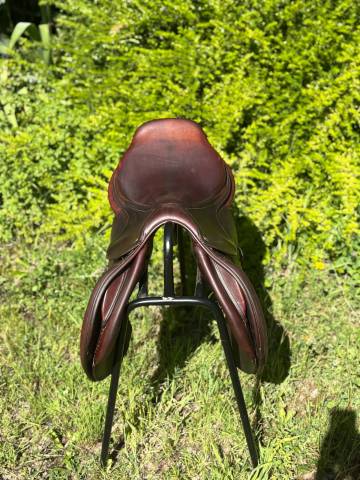&Agrave; vendre : Selle CWD 18 pouces