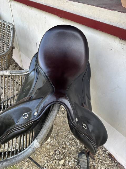 Selle dressage Makila Lab Devoucoux 17,5