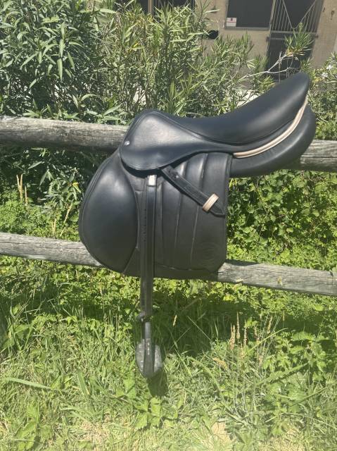 Selle Forestier Seoul 17.5 2A Noire Toute Buffle 