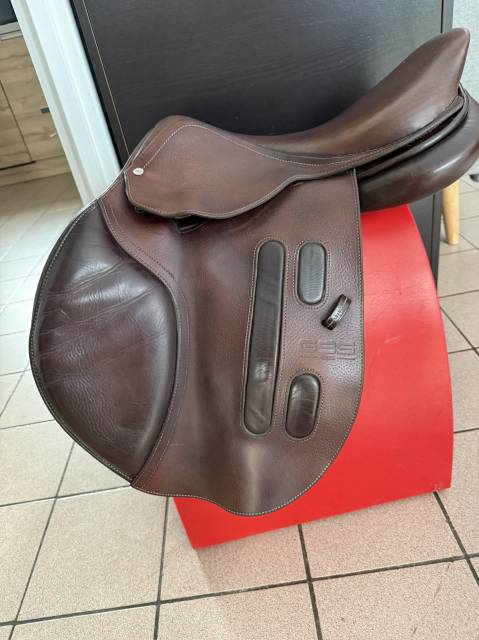 Selle GBS mod&egrave;le CSS 17,5 chocolat