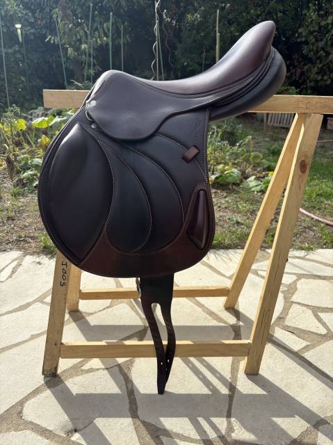 Selle Antar&egrave;s Veau Monoquartier Connexion 17,5 &eacute;quip&eacute;e