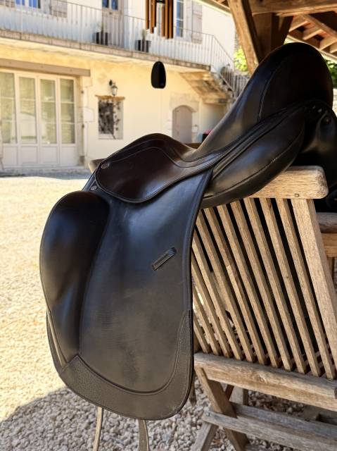 Selle de dressage 16,5 noir 