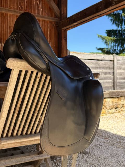 Selle de dressage 16,5 noir 