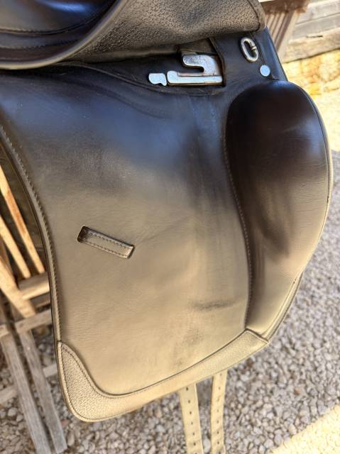 Selle de dressage 16,5 noir 