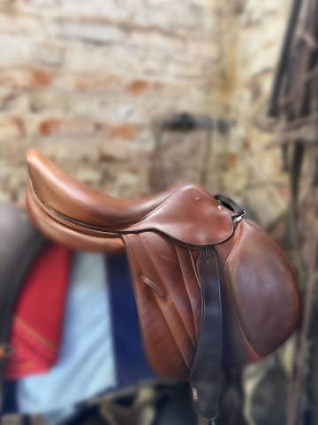 Selle Butet Obstacle 17,5&rdquo; semi-creuse