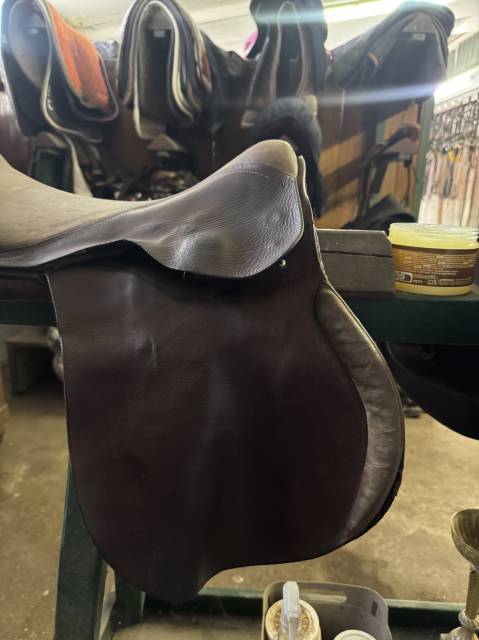 Selle CSO enfant / petit cavalier cuir marron 