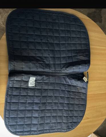 Tapis bleu marine