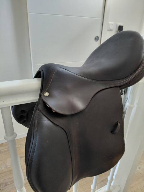 Selle Devoucoux 17"