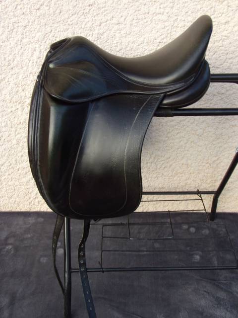 Selle Dressage Childeric DGP 17'5 petit prix