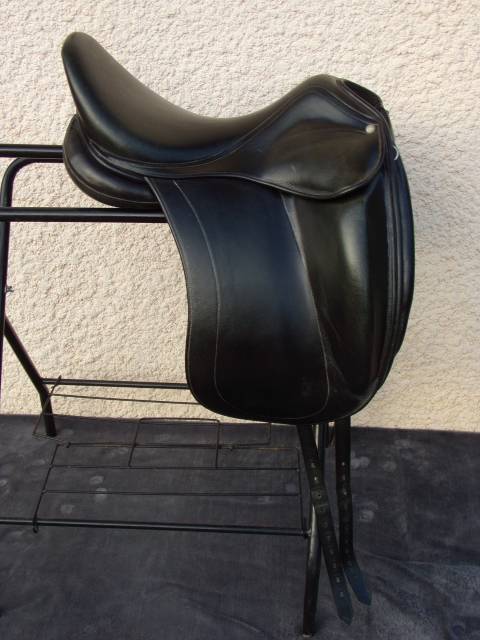 Selle Dressage Childeric DGP 17'5 petit prix