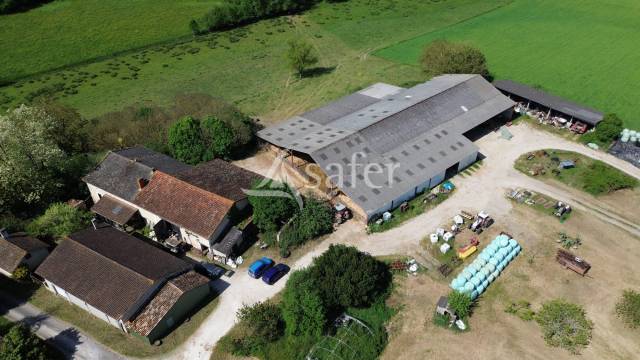 Exploitation d'&eacute;levage bio sur 35ha, ouest Dordogne