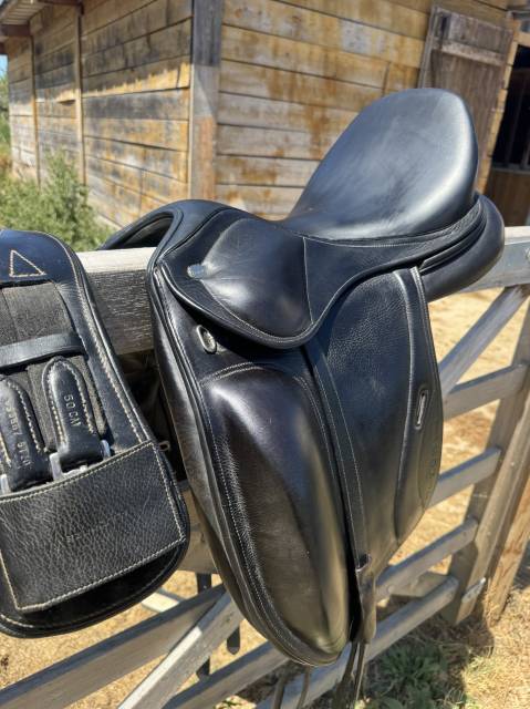 Selle Ikonic Dressage 17