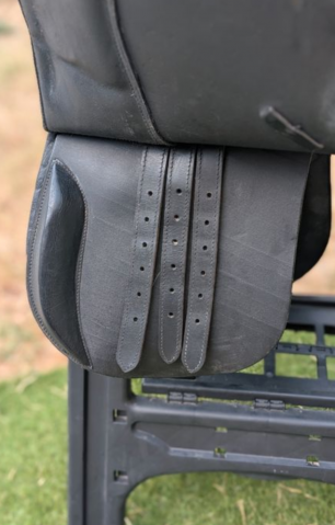 Selle de dressage taille adulte