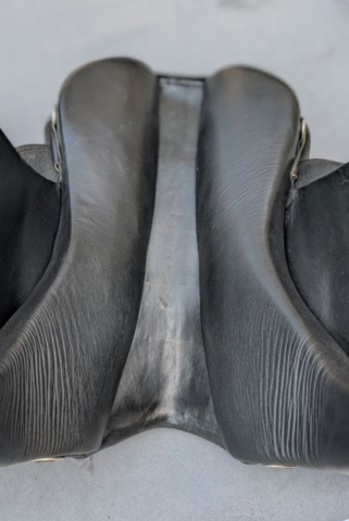 Selle de dressage taille adulte