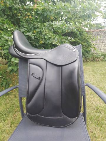 Selle dressage 17.5