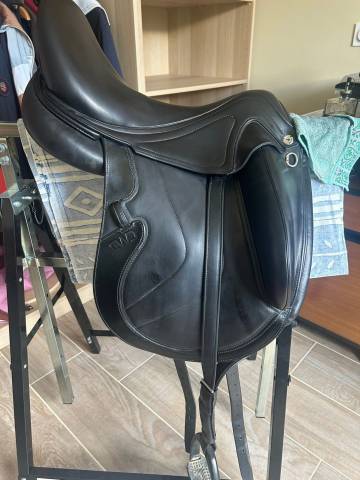 Selle de dressage CWD 