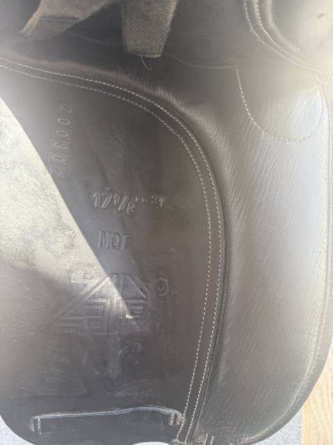 Selle de dressage Zaldi Mot &ndash; 17,5&rdquo; &ndash; Ann&eacute;e 2020 