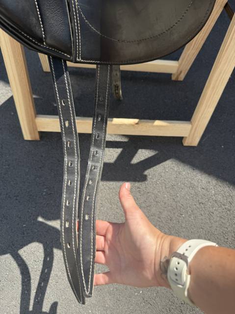 Selle de dressage Zaldi Mot &ndash; 17,5&rdquo; &ndash; Ann&eacute;e 2020 