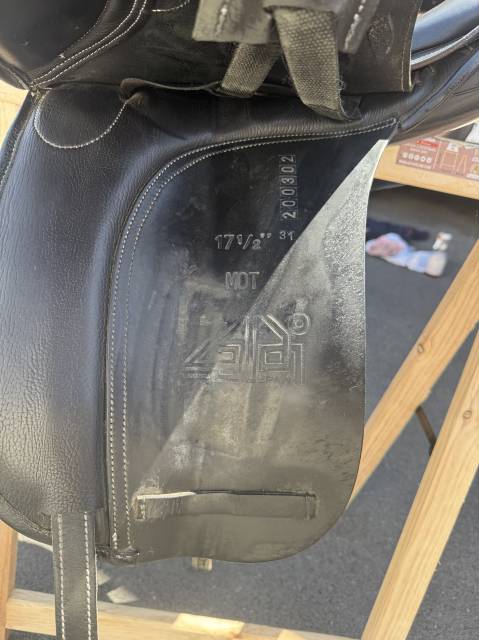 Selle de dressage Zaldi Mot &ndash; 17,5&rdquo; &ndash; Ann&eacute;e 2020 