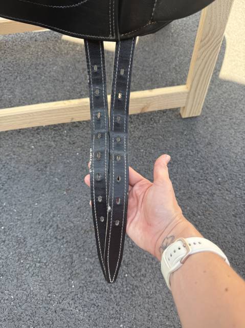 Selle de dressage Zaldi Mot &ndash; 17,5&rdquo; &ndash; Ann&eacute;e 2020 