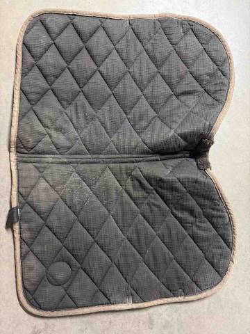 Tapis de selle Back on Track - Collection Haze