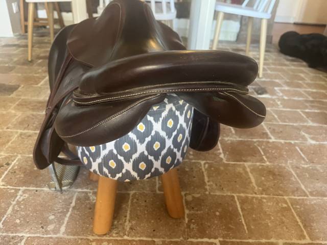 Selle devoucoux 17,5