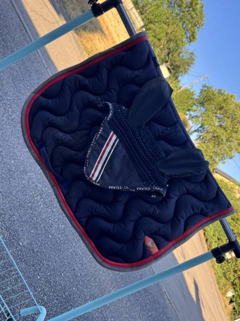 Tapis de selle SILVER CROWN + bonnet assorti
