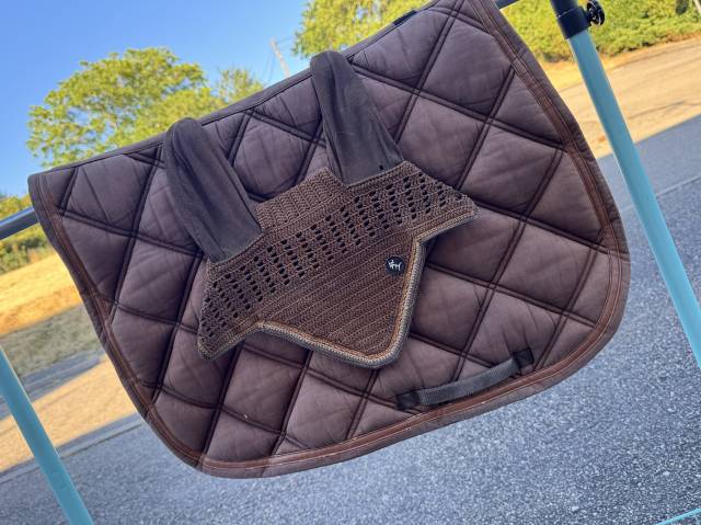Tapis de selle  SILVER CROWN + bonnet assorti