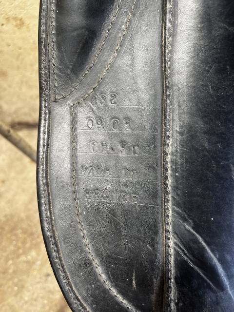 Selle de dressage 